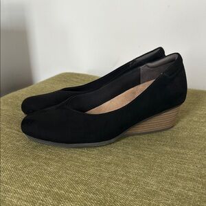 Dr. Scholl's Be Flex Wedge Pump